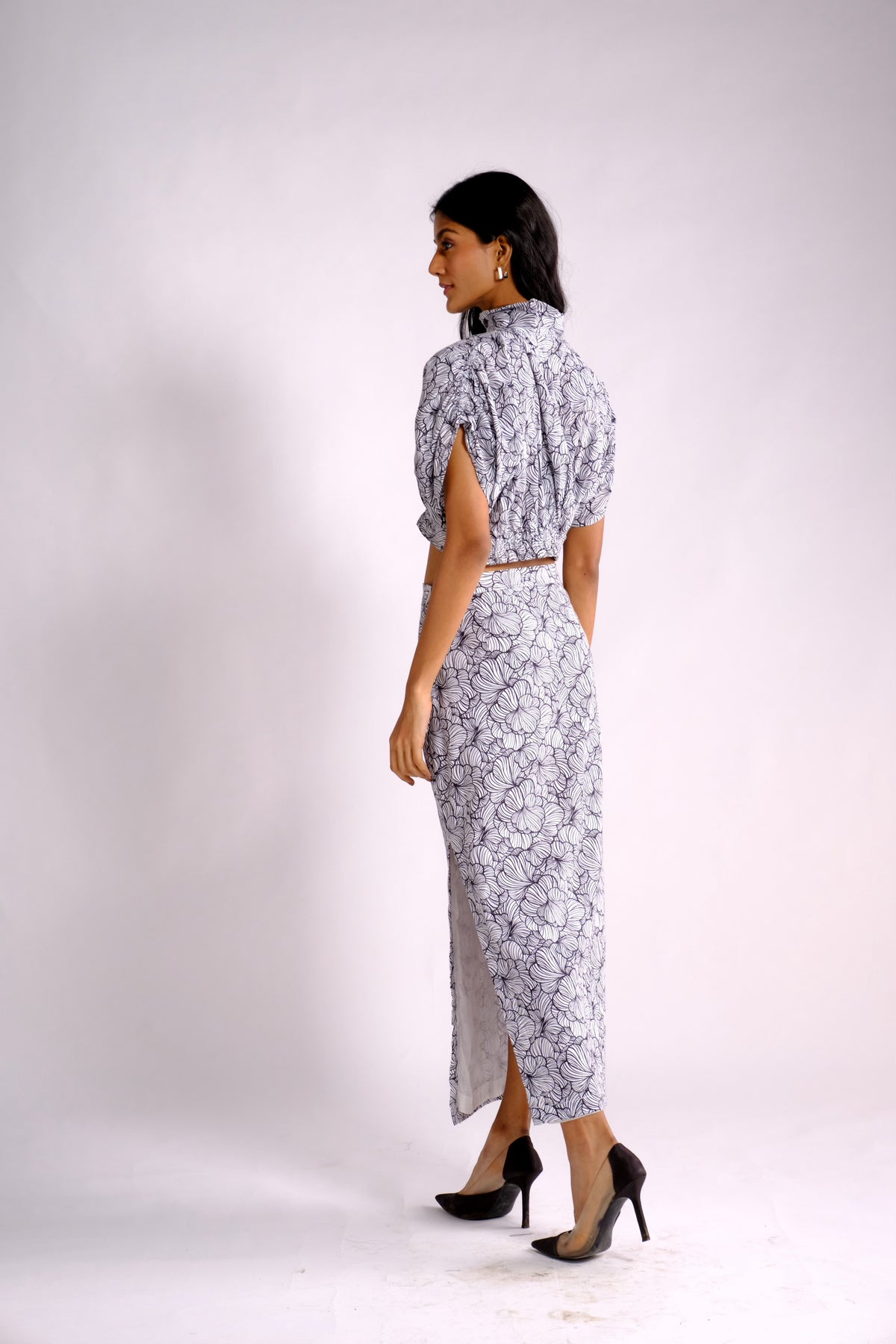 Amy Top - Printed Crop Top with Gathered Sleeve